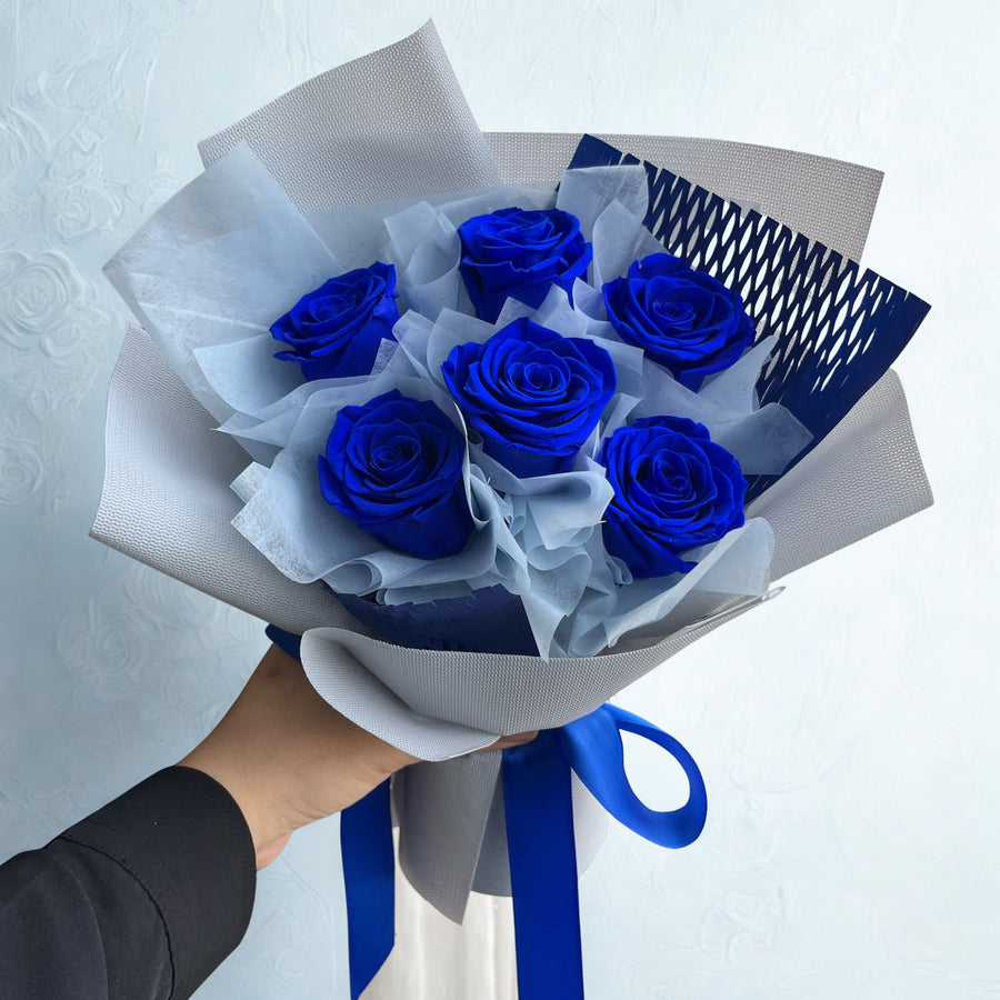 The Monochrome Bloom - Preserved Roses Bouquet