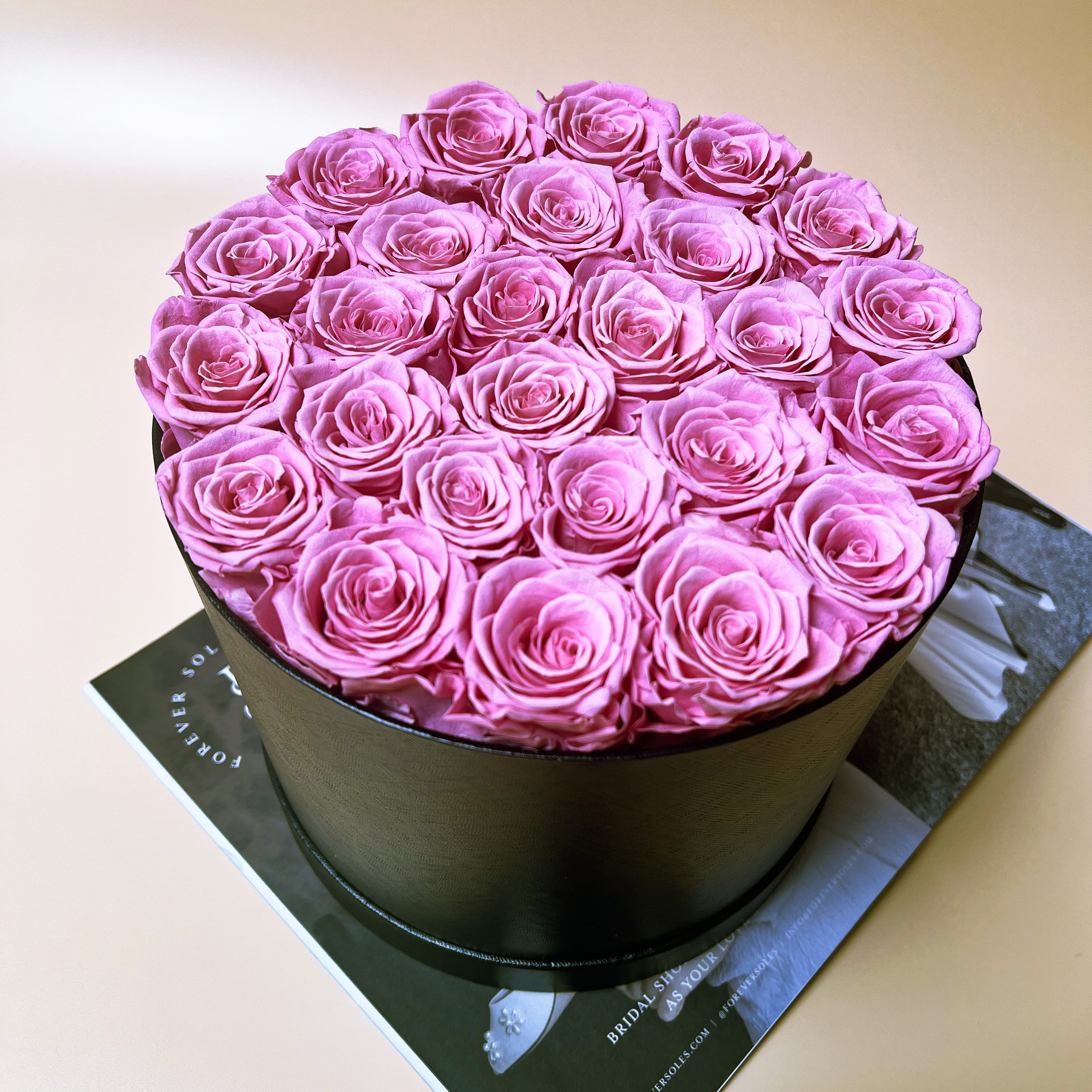 Preserved Roses Box – Round – Pink –  26 Roses