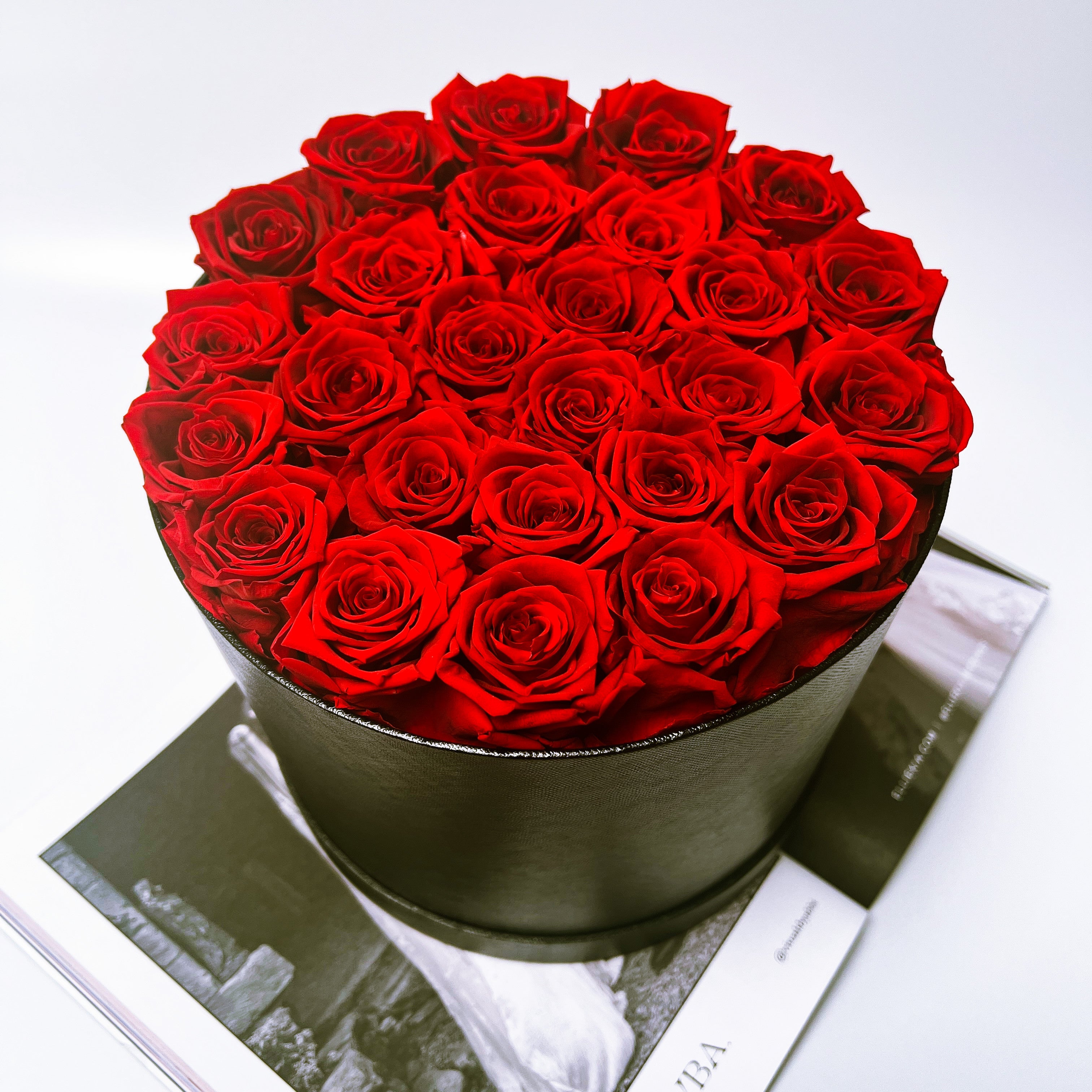 Preserved Roses Box – Round – Red –  26 Roses